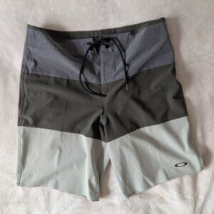 brand new Oakley performance fit swim shorts